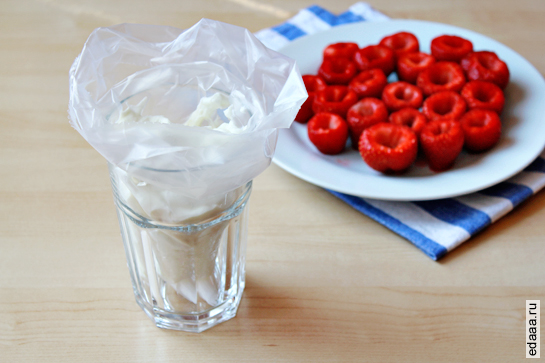 Чизкейки фаршированные клубникой