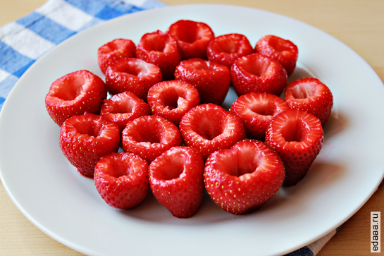 Чизкейки фаршированные клубникой