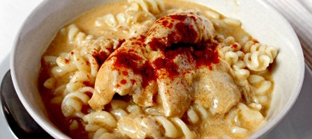 Курица с паприкой и сливочным соусом
