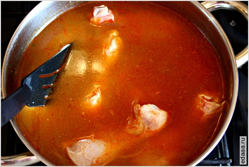 Курица с паприкой и сливочным соусом