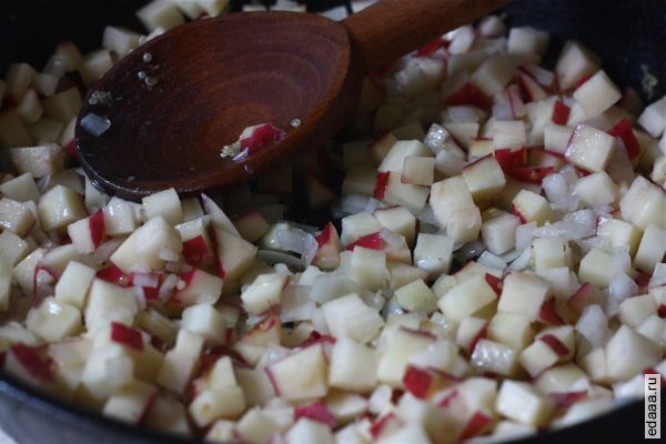 Ореховая тыква с лебедой и яйцами