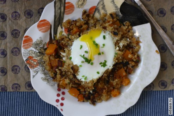 Ореховая тыква с лебедой и яйцами