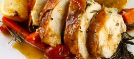 Жаренная курица с лимоном и травами