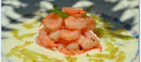 Салат из креветок с соусом из лайма