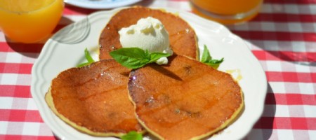 Блинчики с творогом и изюмом