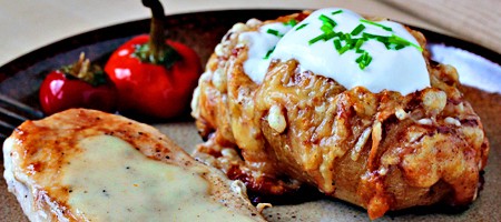 Цельный жареный картофель со сливочно-сырным вкусом