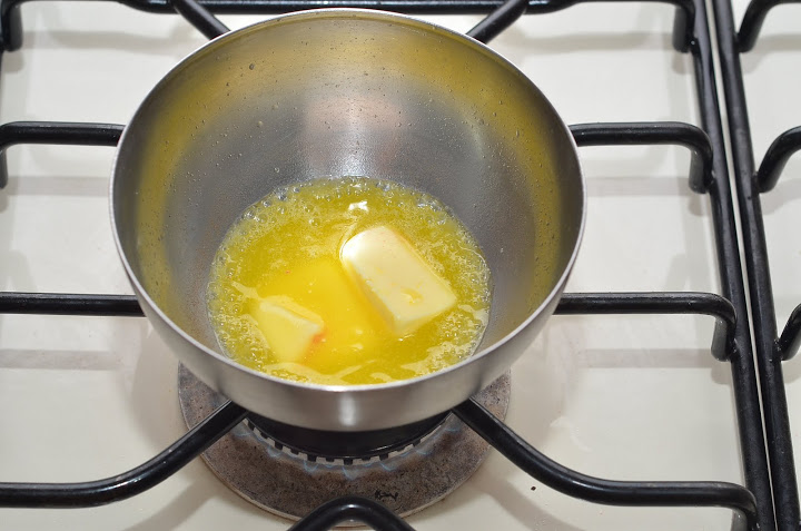Блинчики с творогом и изюмом.