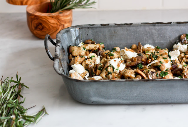 Куриная лазанья с розмарином