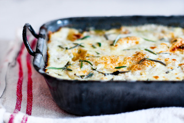 Куриная лазанья с розмарином