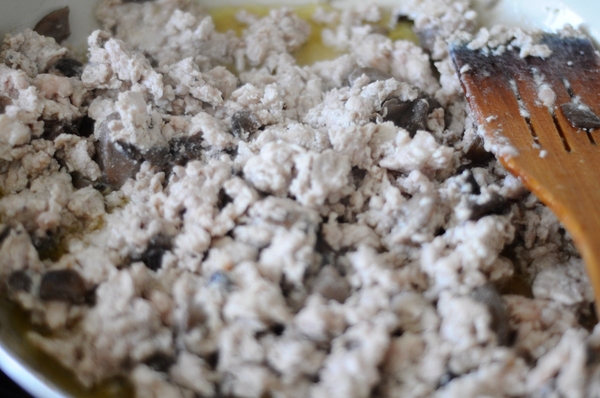 Лазанья с куриным фаршем и грибами