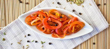 Маринованный красный лук