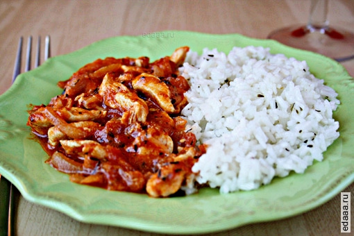 Куриное рагу с томатами и луком