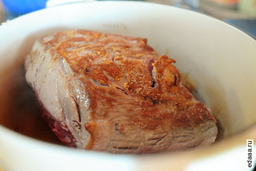 Жаренная свинина с яблоками и рисом