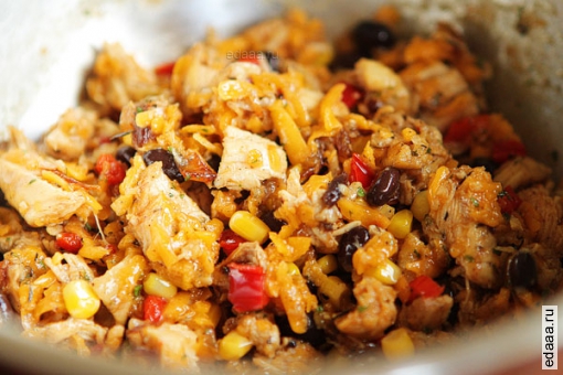 Хрустящие слоеные пирожки с курицей и овощами
