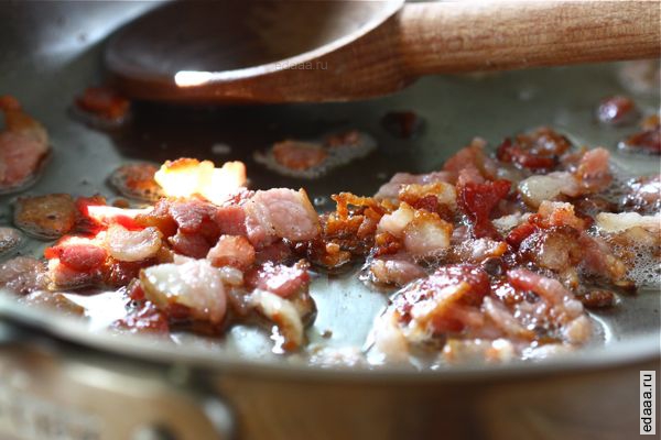 Мясные маффины с беконом и зеленью