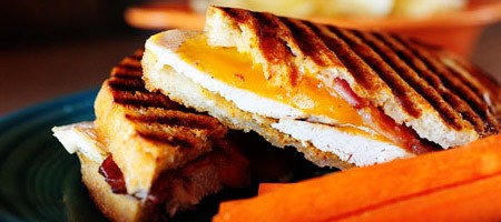 Панини с курицей и беконом