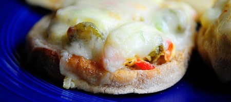 Горячие канапе с тунцом и сыром