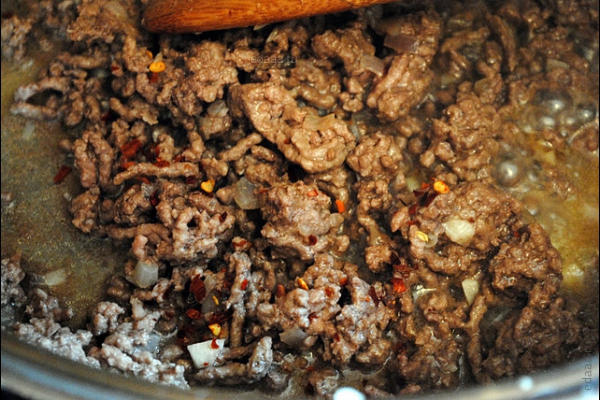 Макароны с мясным соусом