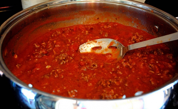Макароны с мясным соусом