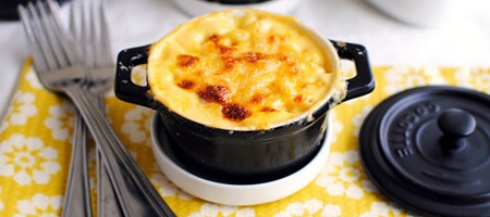 Ароматная запеканка с сыром разных сортов и макаронами.