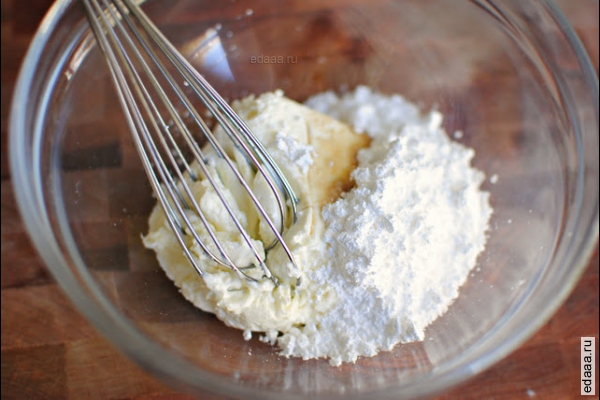 Банановые пончики с орехами