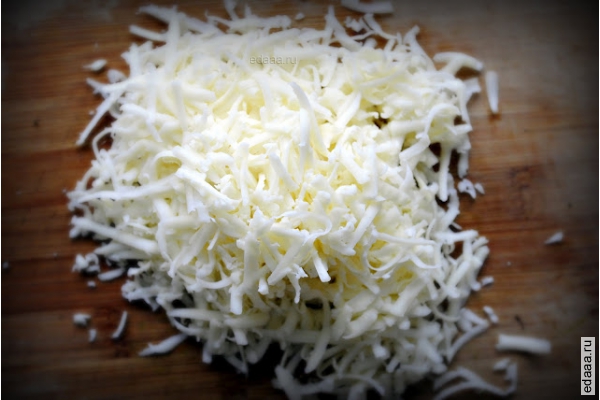 Салат с сыром и оливками
