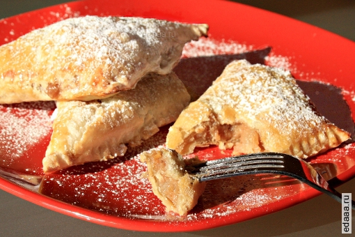 Слоеный пирог с яблоками