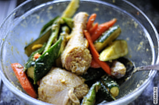 Куриные окорочка с овощами