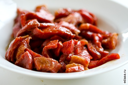 Китайская лапша с говядиной и брокколи