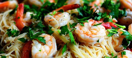 Креветки с чесночным соусом