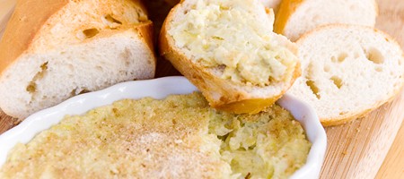 Вкусная ароматная запеканка с артишоками и сыром.