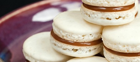 Миндальное печенье с аргентинской карамельной начинкой.