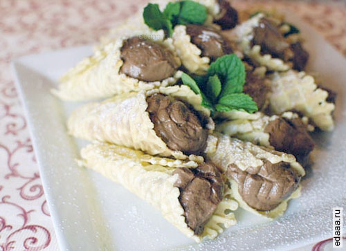 Вафли с шоколадом и мятой