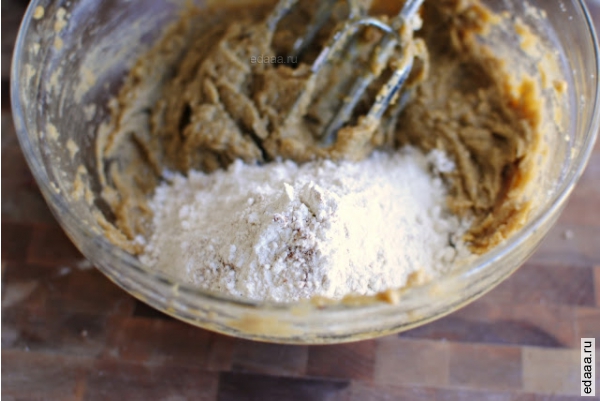 Печенье овсяное с орехами и изюмом