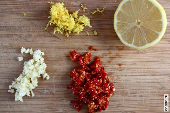 Макароны с белой фасолью и шпинатом