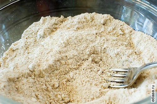 Персик Crisp с соусом Maple