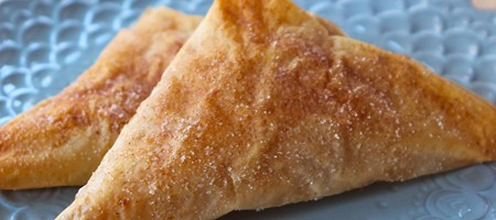 Бурекас с яблоком и корицей