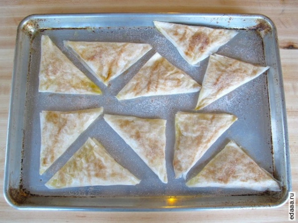 Бурекас с яблоком и корицей