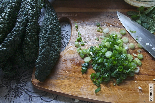 Салат с капустой кале