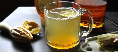 Ароматный коктейль с имбирем, медом и бурбоном