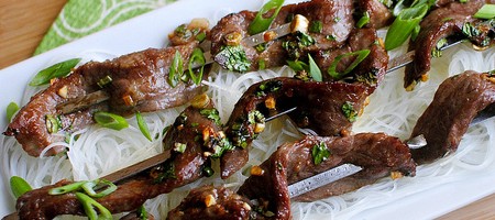 Говядина Satay с пряным арахисовым соусом