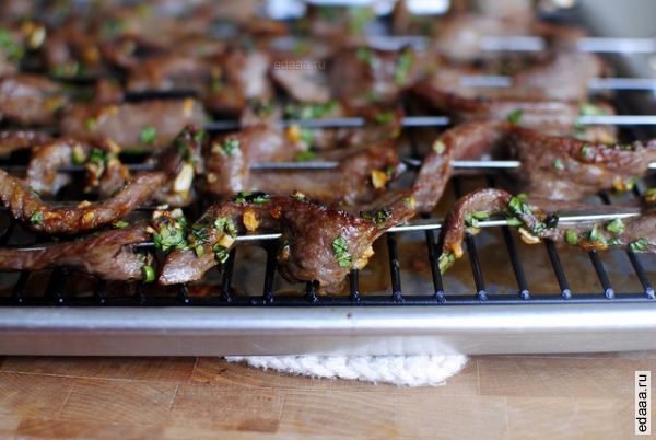 Говядина Satay с пряным арахисовым соусом