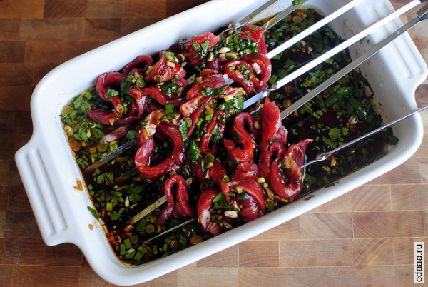 Говядина Satay с пряным арахисовым соусом