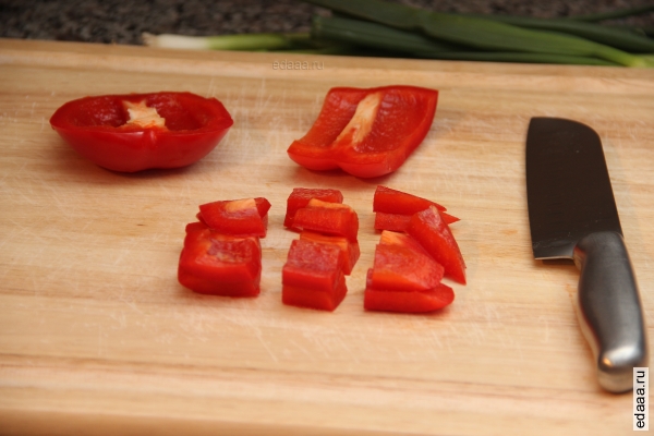 Пряная курица с ананасом