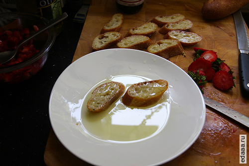 Клубничная брускетта