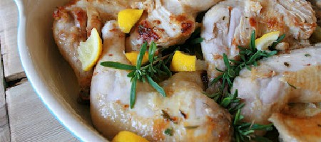 Куриные окорочка с лимоном и розмарином