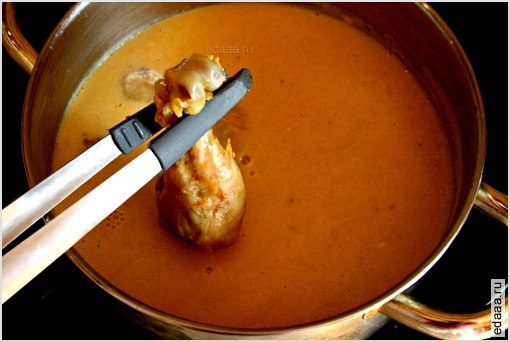 Курица с красным перцем и сметанным соусом