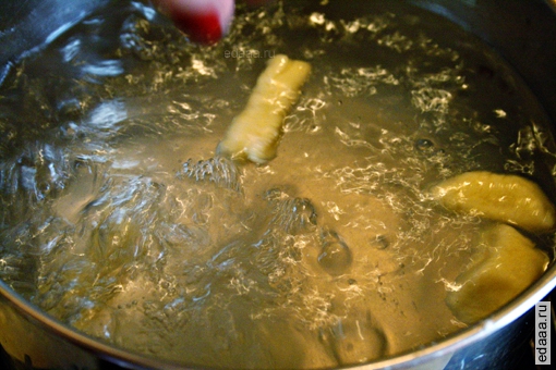 Клецки с соусом из грибов и бекона