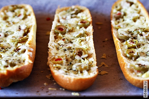 Сырный хлеб с оливками