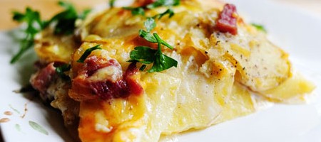 Картофель запеченный с ветчиной
